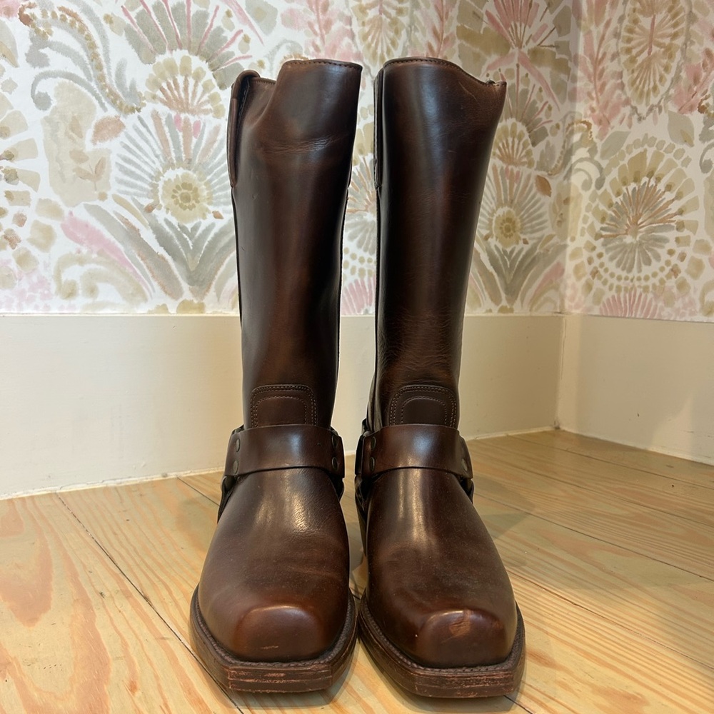 NEW Frye Women's Designer Harness 12R Boots Size 9.5 - Picture 4 of 9